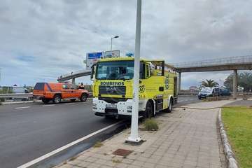 Incendio en los locales del anfiteatro al aire libre de Las Remudas (Telde)/TA.